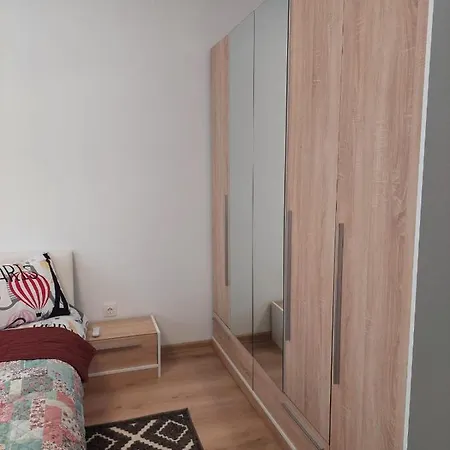 Apart Boutique 1 Coresi Central Апартаменти