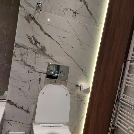 Apart Boutique 1 Coresi Central Апартаменти