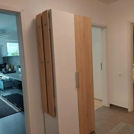 Apart Boutique 1 Coresi Central Апартаменти